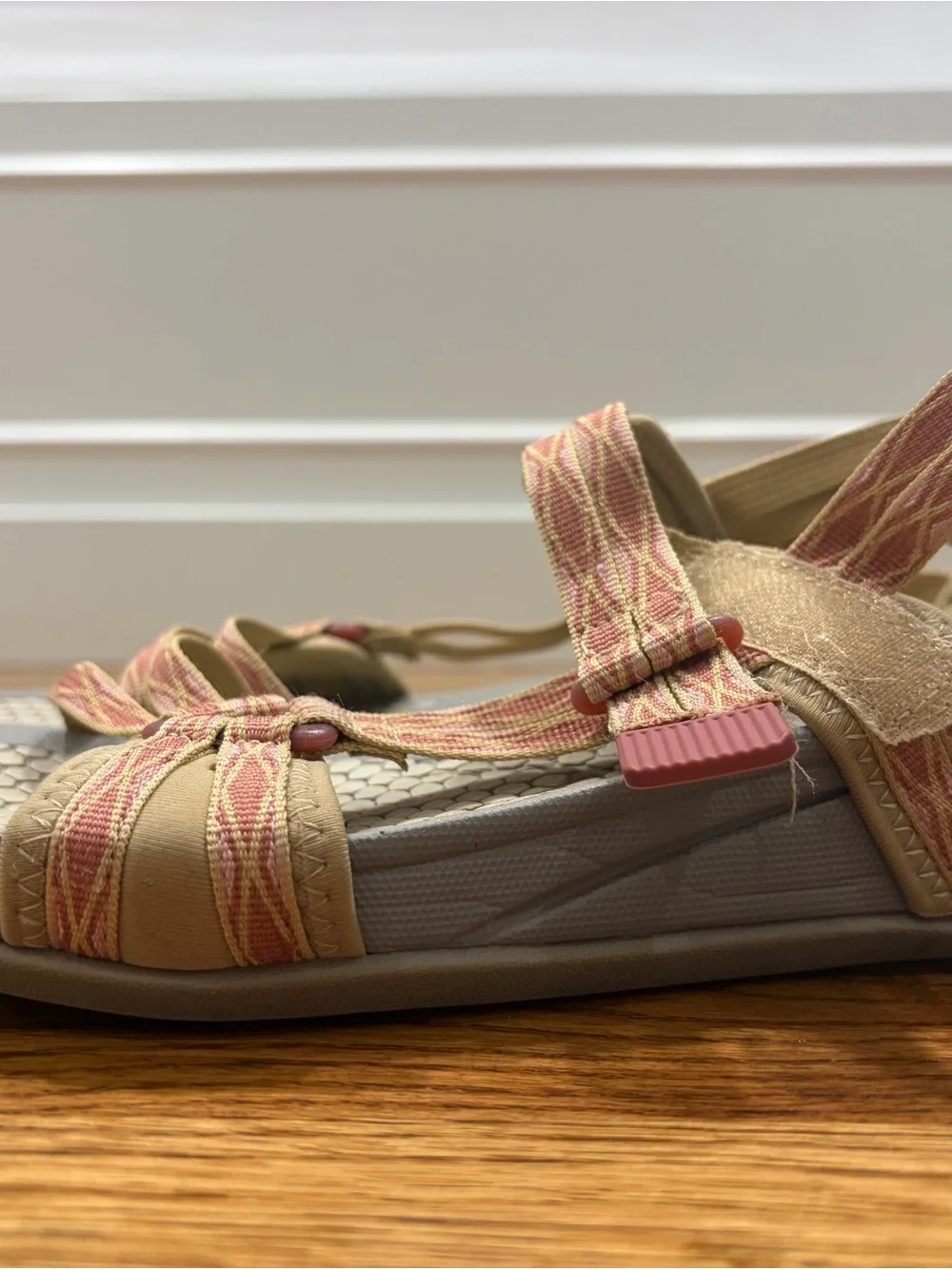Baretraps Dandy Pink/Tan Adjustable Sandals (8)